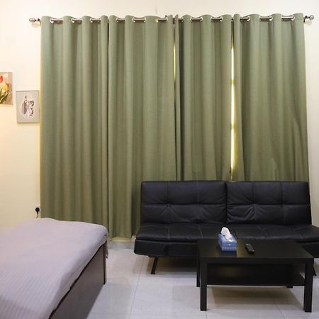 Luxury Private Studio Apartment Close To Airport Abu Zabi Zewnętrze zdjęcie