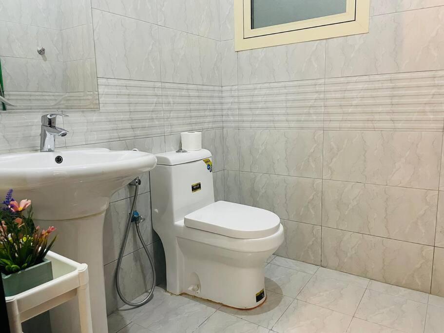 Luxury Private Studio Apartment Close To Airport Abu Zabi Zewnętrze zdjęcie